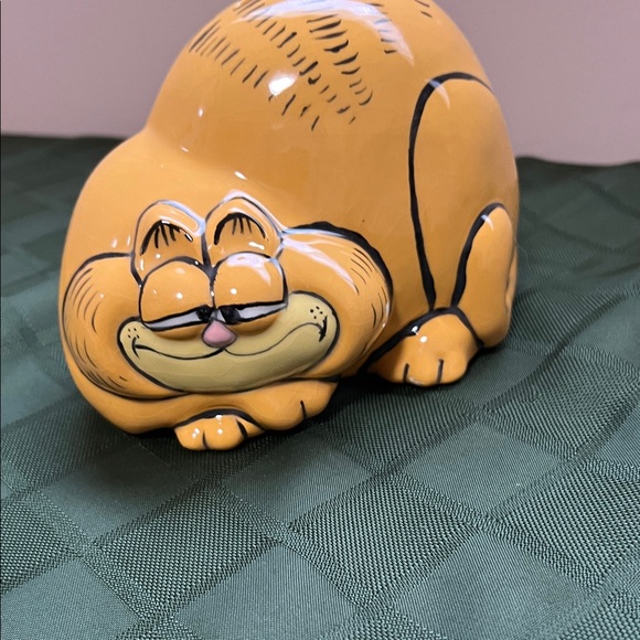 Vintage Yellow Garfield Ceramic Piggy Bank - Picture 9 of 9
